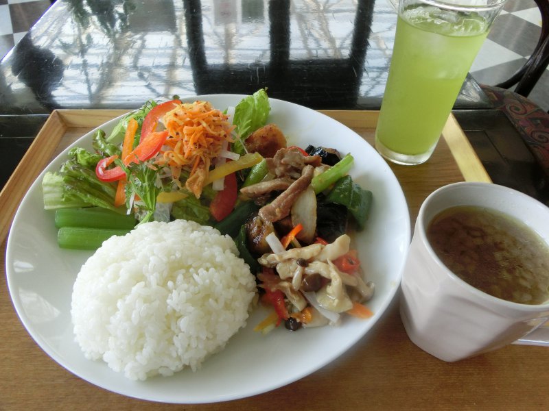「平日限定ランチプレート」￥780（20食限定）
