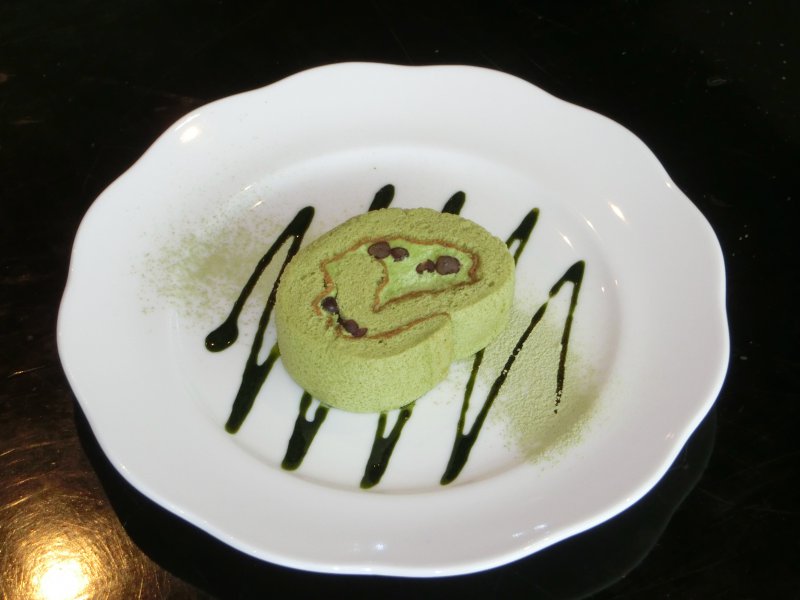「ロールケーキセット」￥580（単品￥380）