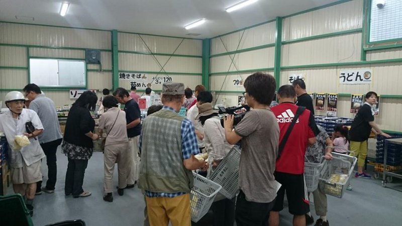 2014.8.16見澤食品工場直販会！ テレビ東京さんの取材も始まってま～す(／▽＼)♪