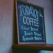 lit coffee serviceさんから当店の食事に合うよう焙煎していただいております。