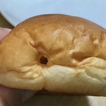 ご注文を受けてからクリームを入れます。