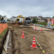 造成工事中。東村山市秋津町4丁目15棟現場は先着5名様限定で仲介手数料が半額です。